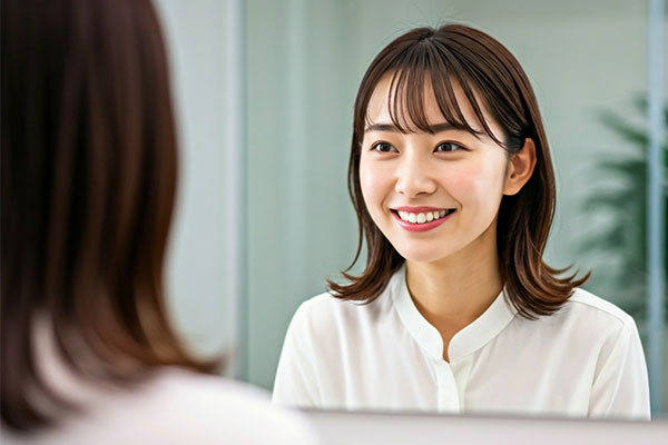 笑顔の女性